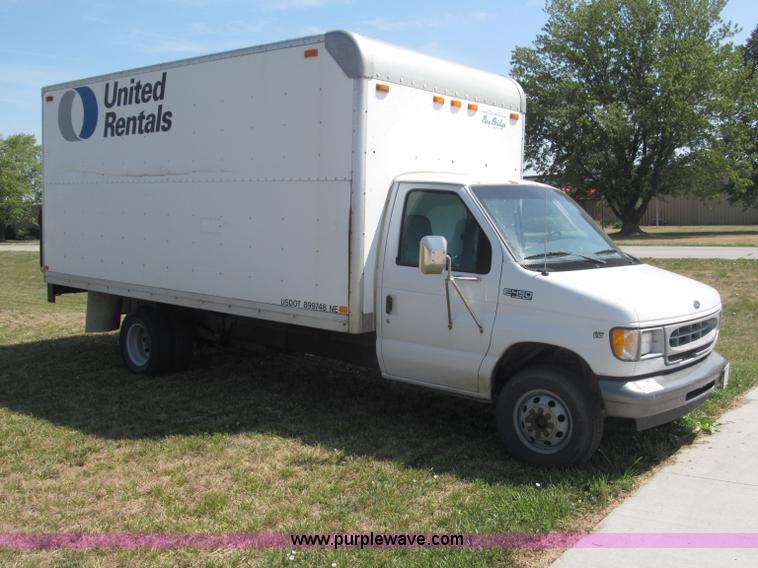 image for item B5158 2002 Ford E450 Super Duty box truck