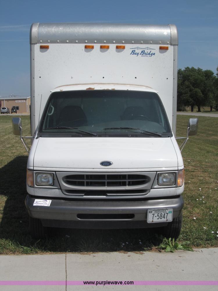 image for item B5158 2002 Ford E450 Super Duty box truck