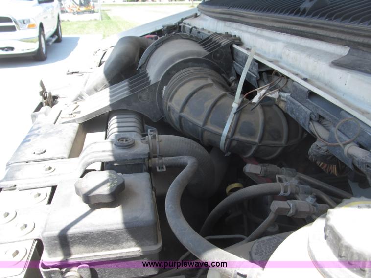 image for item B5158 2002 Ford E450 Super Duty box truck