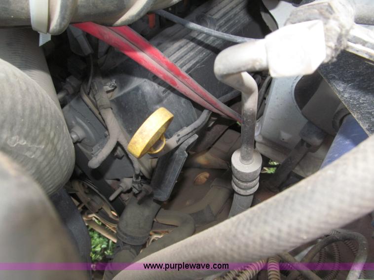 image for item B5158 2002 Ford E450 Super Duty box truck