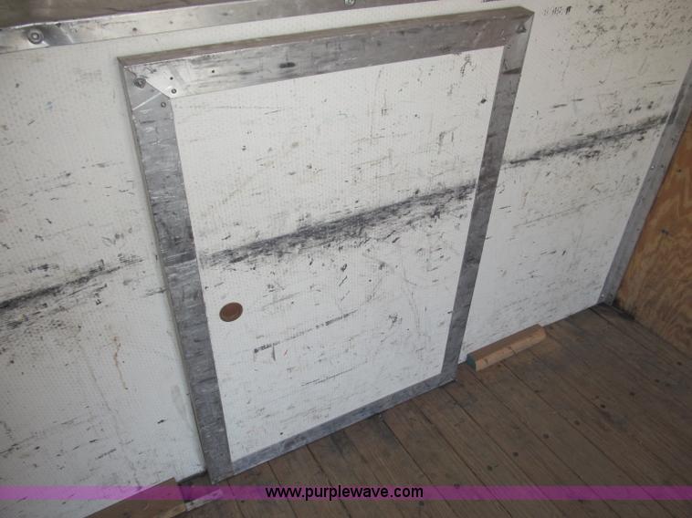 image for item B5158 2002 Ford E450 Super Duty box truck