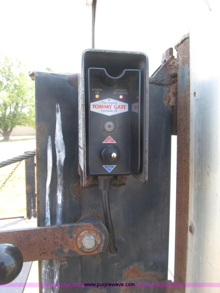 image for item B5158 2002 Ford E450 Super Duty box truck