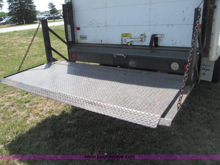 image for item B5158 2002 Ford E450 Super Duty box truck