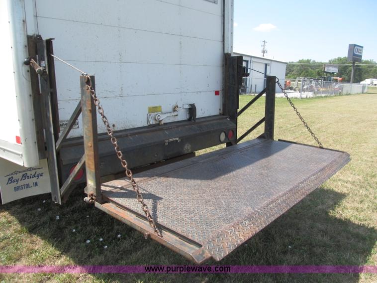 image for item B5158 2002 Ford E450 Super Duty box truck