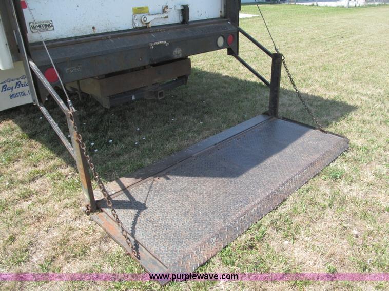 image for item B5158 2002 Ford E450 Super Duty box truck