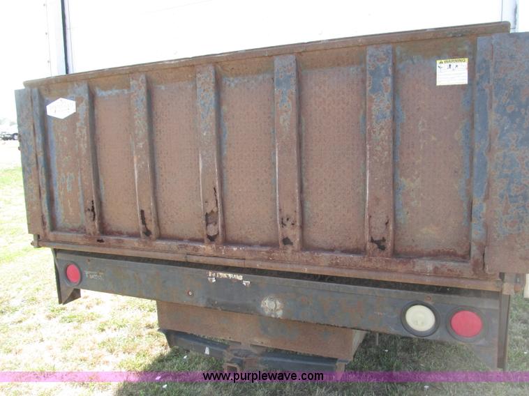 image for item B5158 2002 Ford E450 Super Duty box truck