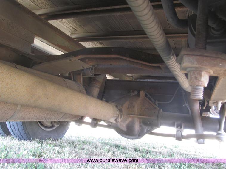 image for item B5158 2002 Ford E450 Super Duty box truck