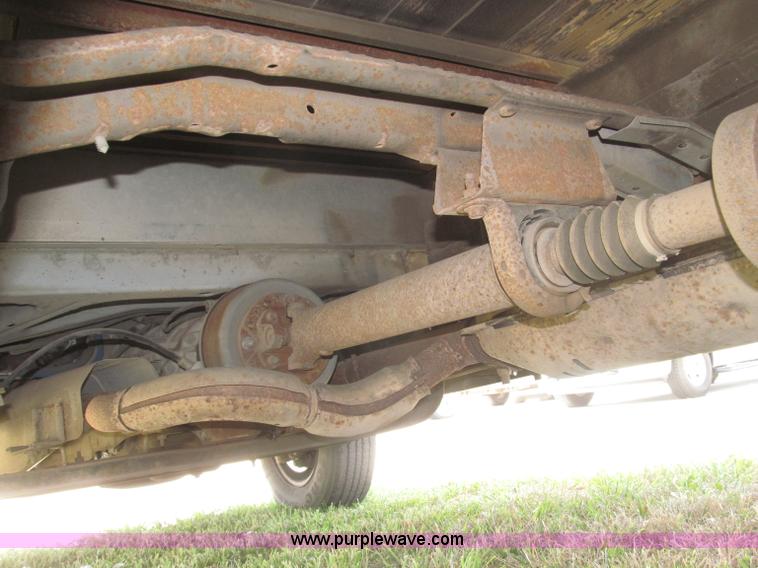 image for item B5158 2002 Ford E450 Super Duty box truck