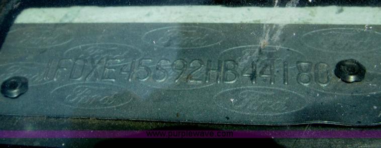 image for item B5158 2002 Ford E450 Super Duty box truck