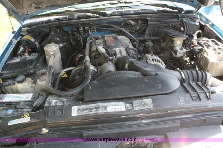 image for item B6813 1995 Chevrolet S10 pickup truck