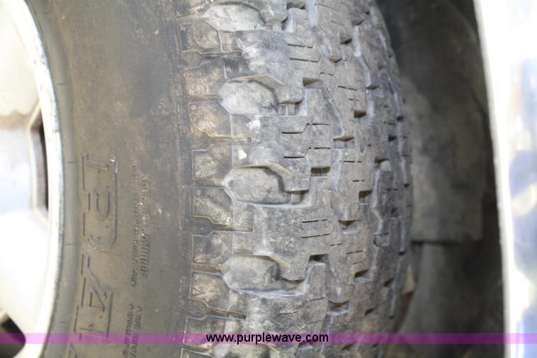 image for item B6813 1995 Chevrolet S10 pickup truck