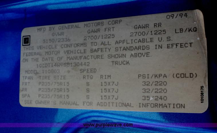 image for item B6813 1995 Chevrolet S10 pickup truck