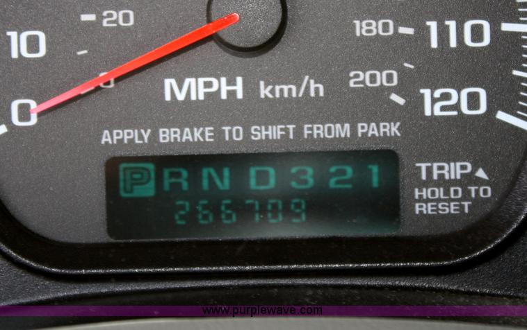 image for item B6836 2004 Chevrolet Impala