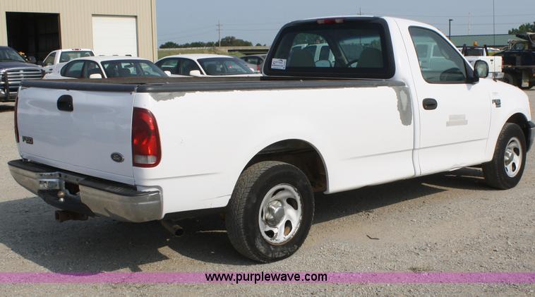 image for item B6837 2001 Ford F150 XL pickup truck