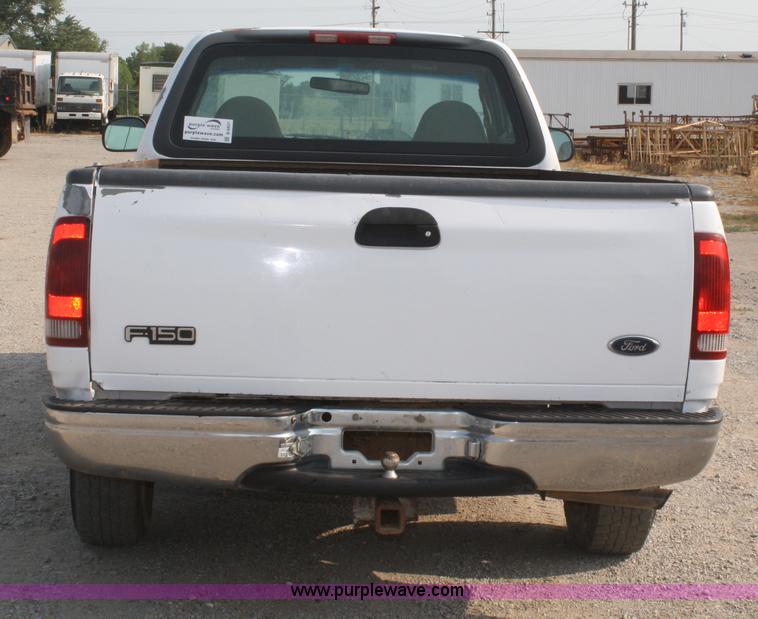 image for item B6837 2001 Ford F150 XL pickup truck