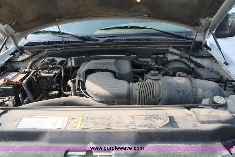 image for item B6837 2001 Ford F150 XL pickup truck