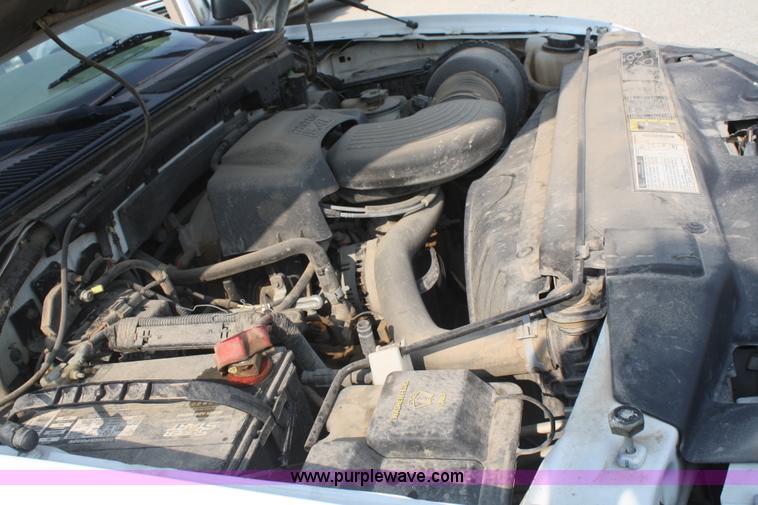 image for item B6837 2001 Ford F150 XL pickup truck