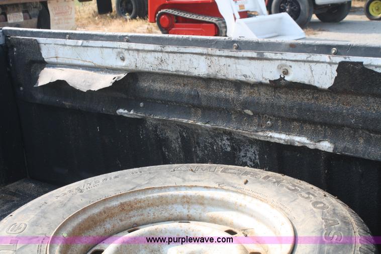 image for item B6837 2001 Ford F150 XL pickup truck