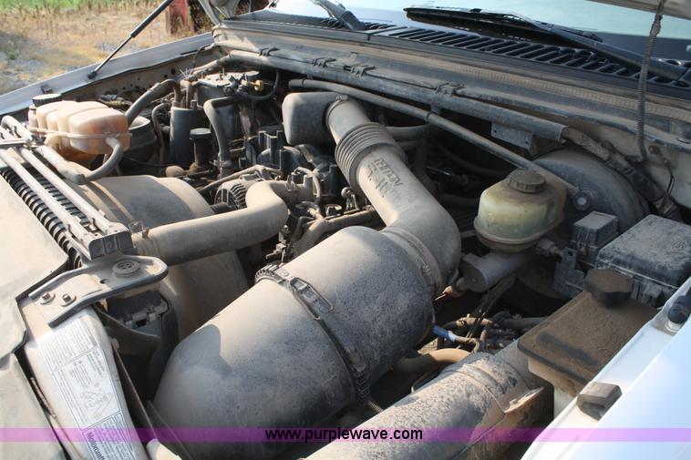 image for item B6838 2000 Ford F250 XL pickup truck cab and chassis