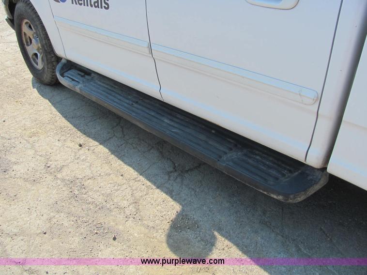 image for item C2577 2001 Ford F150 XLT club cab pickup truck