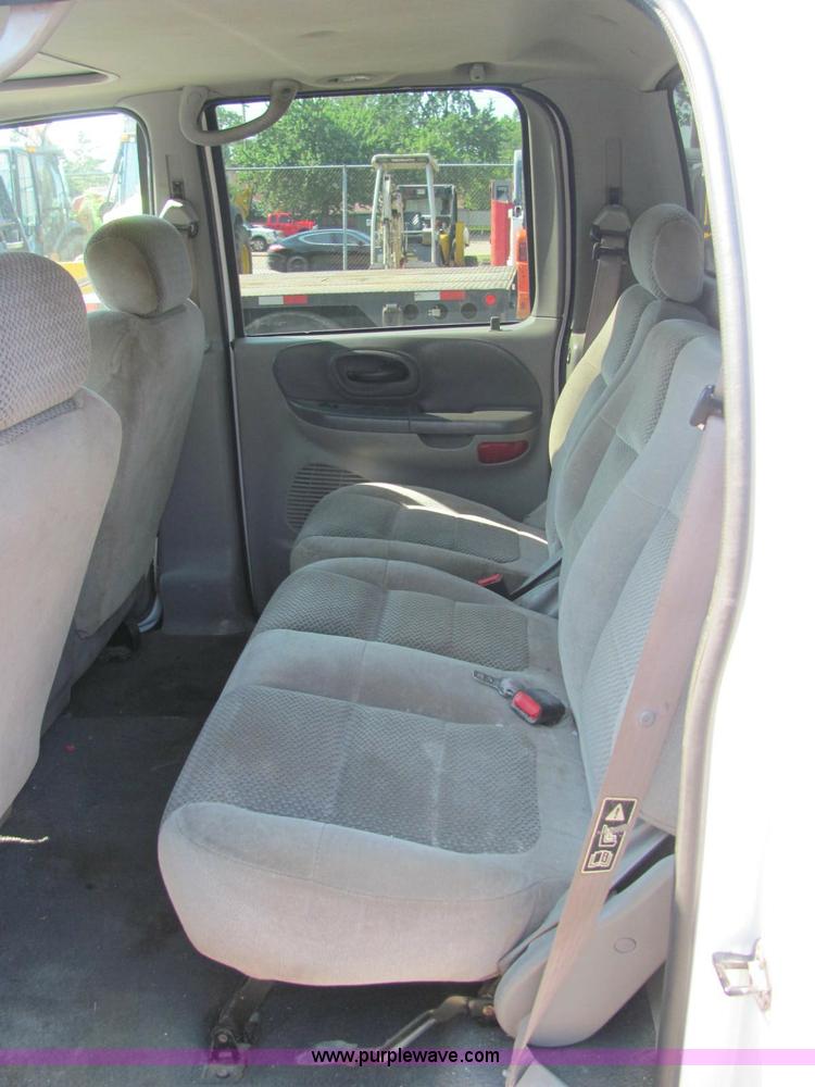 image for item C2577 2001 Ford F150 XLT club cab pickup truck