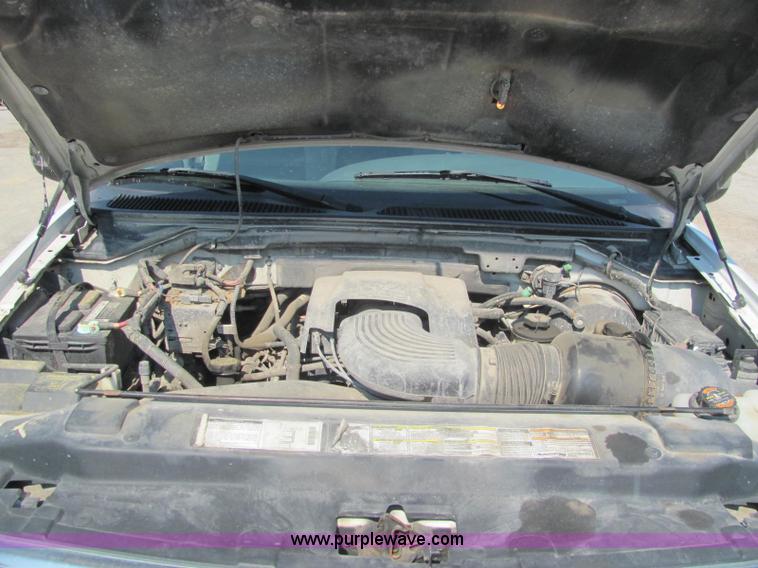 image for item C2577 2001 Ford F150 XLT club cab pickup truck