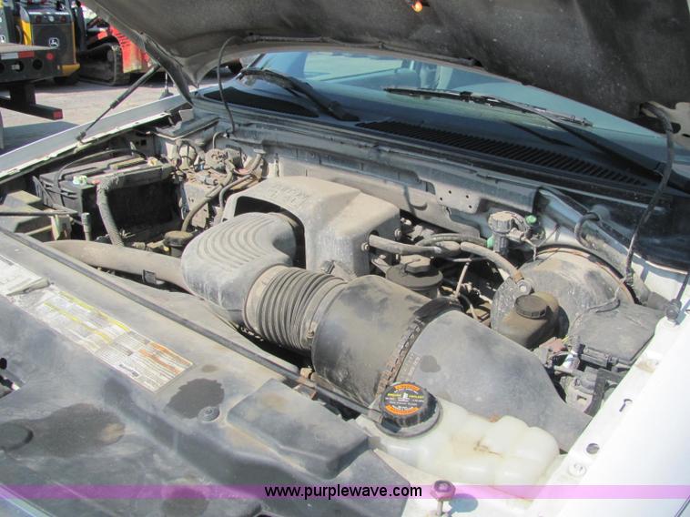 image for item C2577 2001 Ford F150 XLT club cab pickup truck