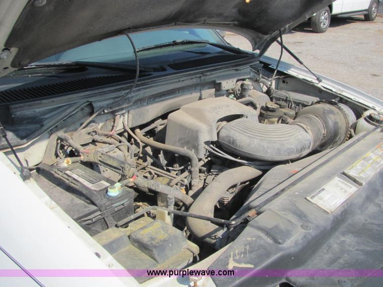 image for item C2577 2001 Ford F150 XLT club cab pickup truck