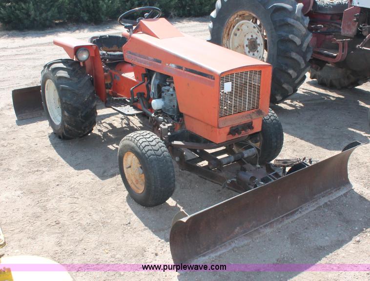 image for item C2591 Allis-Chalmers 720 tractor
