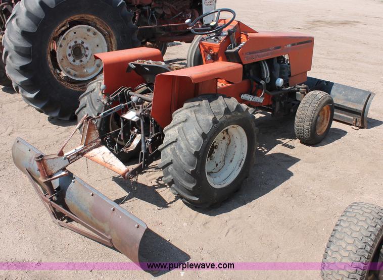 image for item C2591 Allis-Chalmers 720 tractor