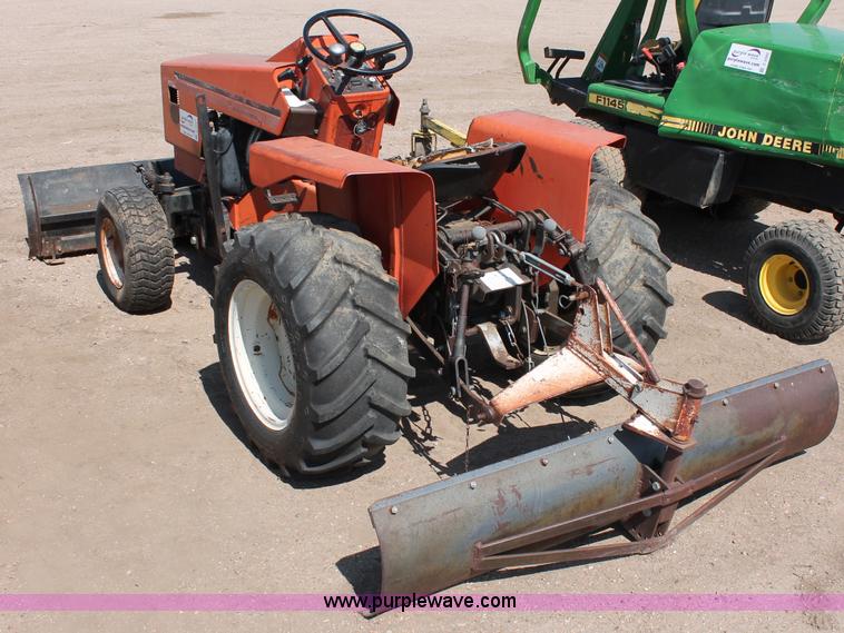 image for item C2591 Allis-Chalmers 720 tractor