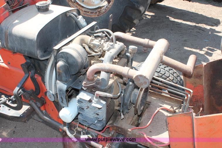 image for item C2591 Allis-Chalmers 720 tractor