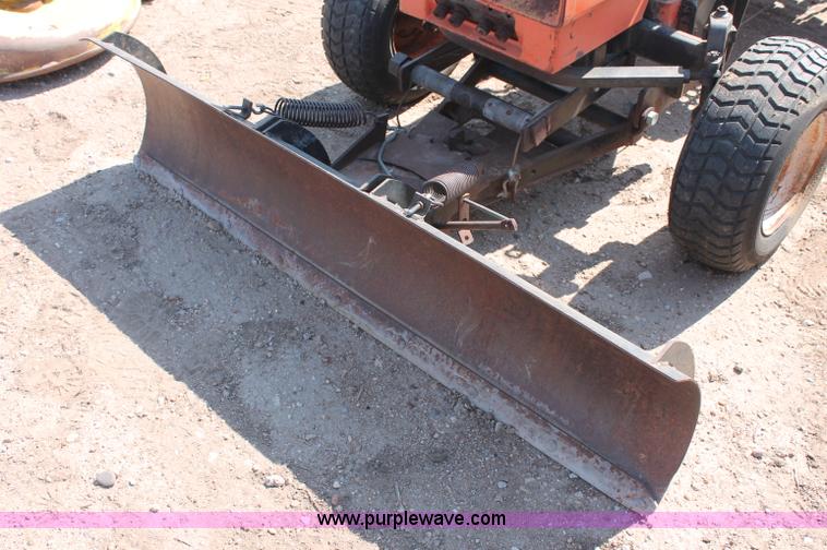 image for item C2591 Allis-Chalmers 720 tractor