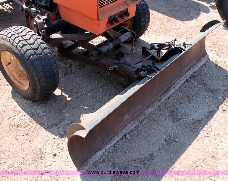 image for item C2591 Allis-Chalmers 720 tractor