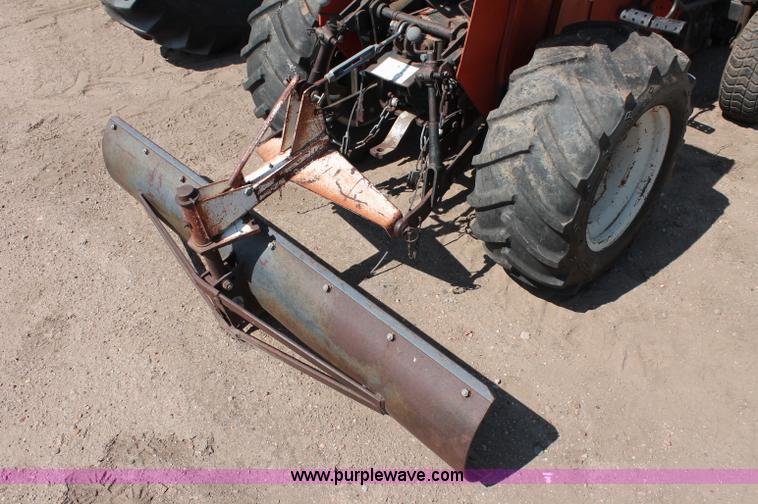 image for item C2591 Allis-Chalmers 720 tractor