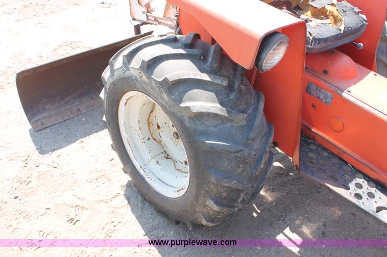 image for item C2591 Allis-Chalmers 720 tractor