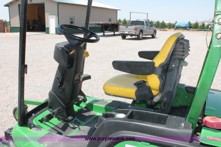 image for item C2596 2008 John Deere 1565 Series II lawn mower