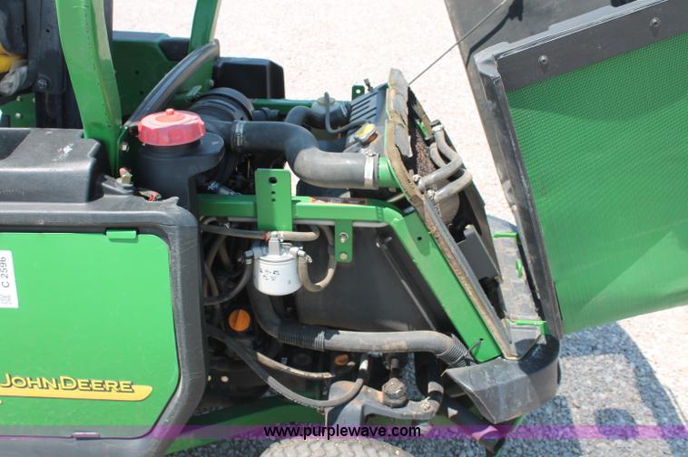 image for item C2596 2008 John Deere 1565 Series II lawn mower