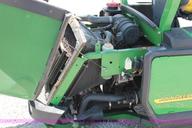 image for item C2596 2008 John Deere 1565 Series II lawn mower