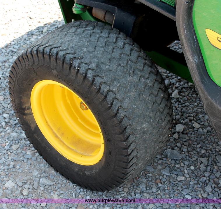 image for item C2596 2008 John Deere 1565 Series II lawn mower