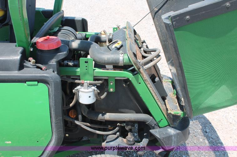 image for item C2597 2008 John Deere 1565 Series II lawn mower