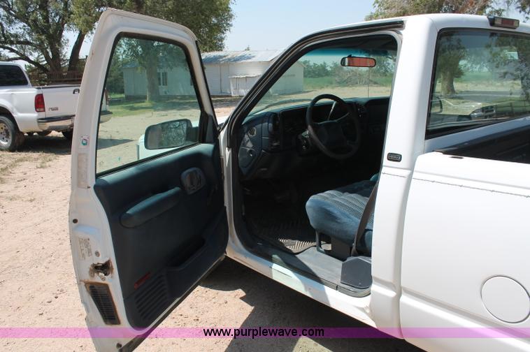 image for item C2599 1998 Chevrolet Cheyenne 1500 pickup truck