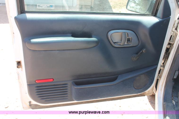 image for item C2599 1998 Chevrolet Cheyenne 1500 pickup truck