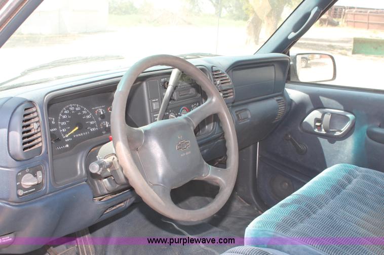 image for item C2599 1998 Chevrolet Cheyenne 1500 pickup truck