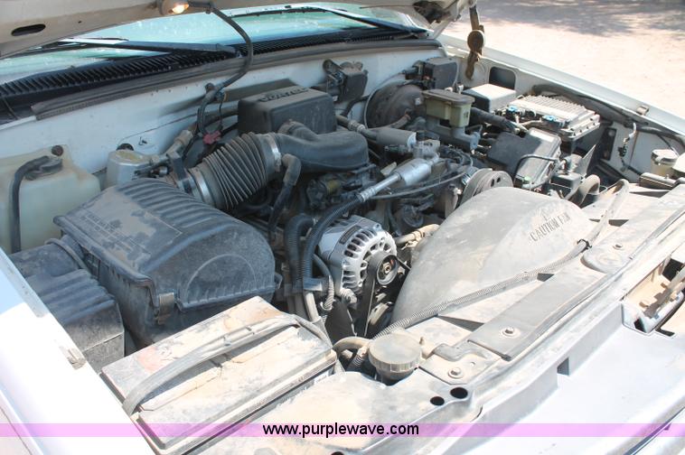 image for item C2599 1998 Chevrolet Cheyenne 1500 pickup truck