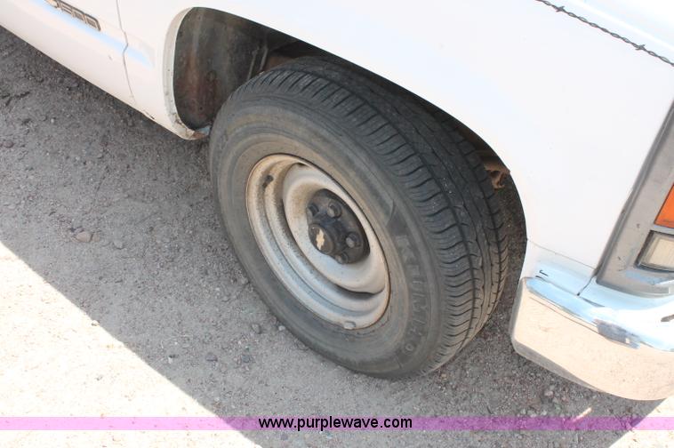 image for item C2599 1998 Chevrolet Cheyenne 1500 pickup truck