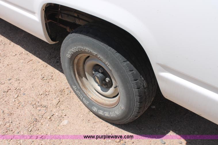 image for item C2599 1998 Chevrolet Cheyenne 1500 pickup truck