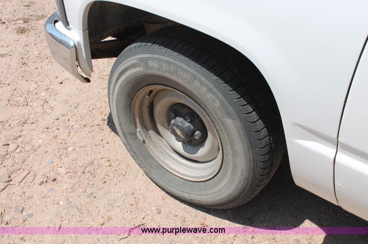 image for item C2599 1998 Chevrolet Cheyenne 1500 pickup truck