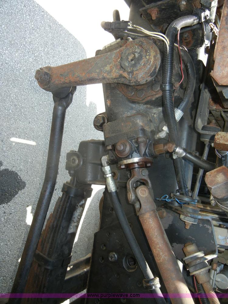 image for item D4159 1989 International 2674 semi truck cab and chassis