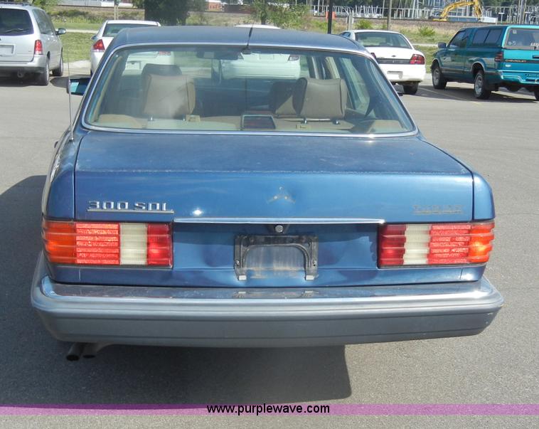image for item D4241 1987 Mercedes Benz 300 SDL